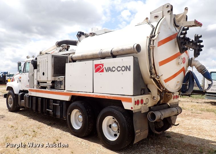 image for item DM5015 2002 International 2554  sewer jetter truck