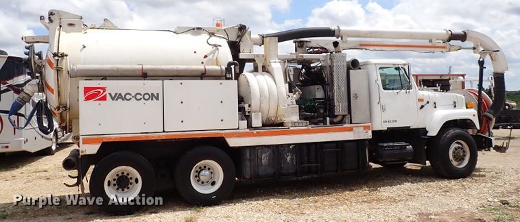 image for item DM5015 2002 International 2554  sewer jetter truck