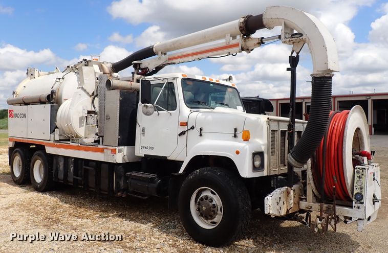 image for item DM5015 2002 International 2554  sewer jetter truck