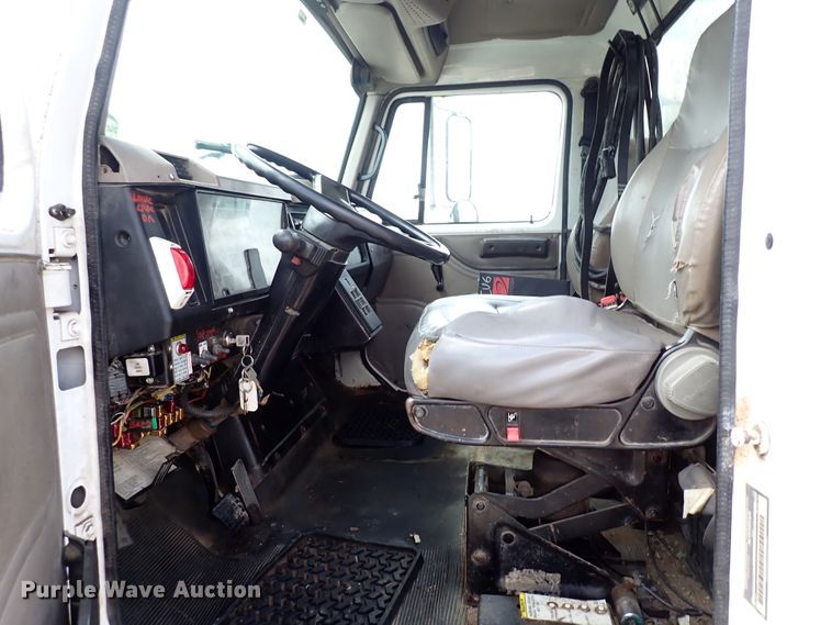 image for item DM5015 2002 International 2554  sewer jetter truck