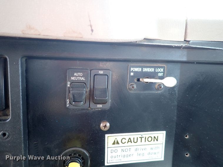 image for item DM5015 2002 International 2554  sewer jetter truck