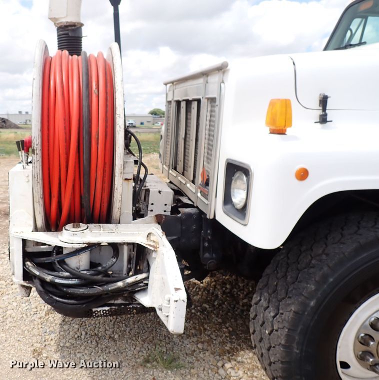 image for item DM5015 2002 International 2554  sewer jetter truck