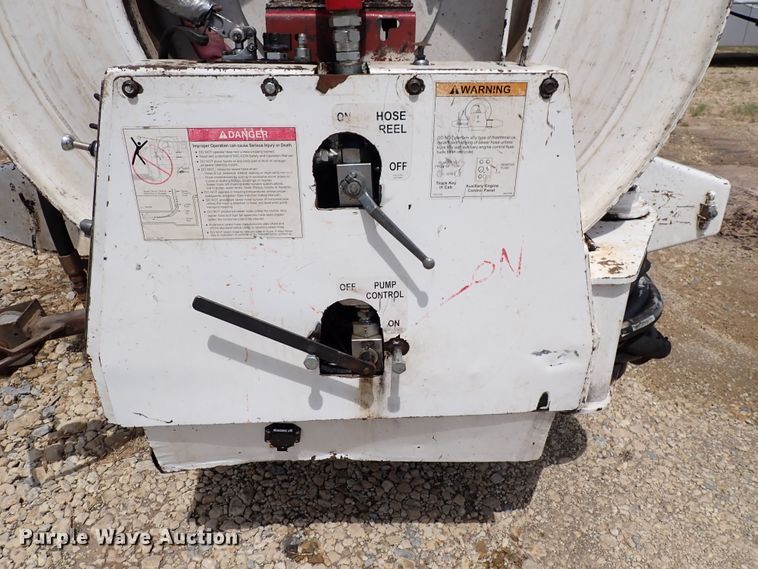 image for item DM5015 2002 International 2554  sewer jetter truck