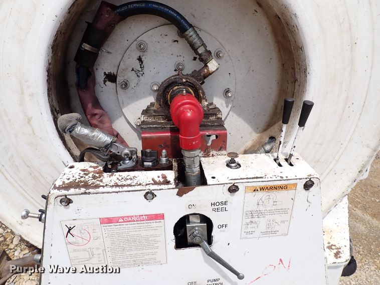 image for item DM5015 2002 International 2554  sewer jetter truck