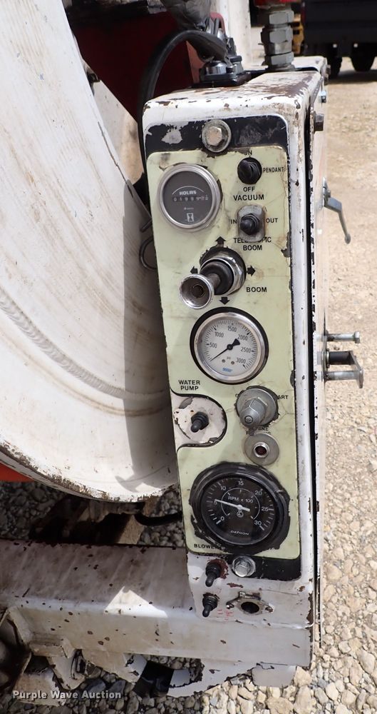 image for item DM5015 2002 International 2554  sewer jetter truck