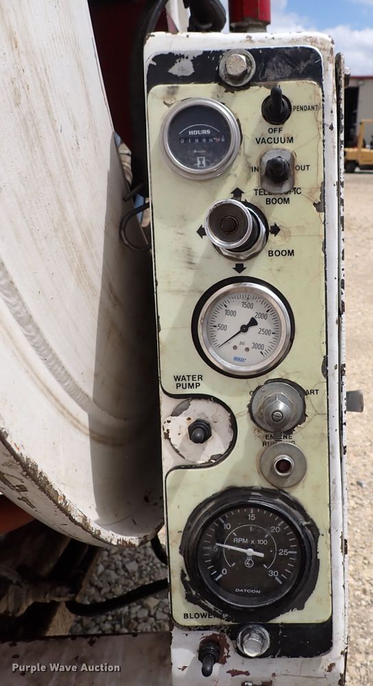 image for item DM5015 2002 International 2554  sewer jetter truck