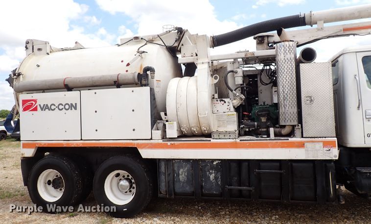 image for item DM5015 2002 International 2554  sewer jetter truck
