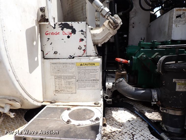 image for item DM5015 2002 International 2554  sewer jetter truck