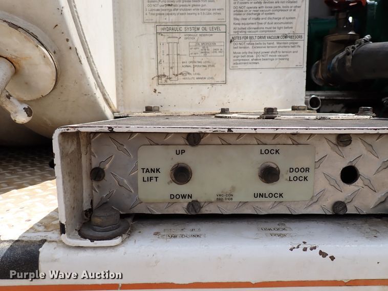 image for item DM5015 2002 International 2554  sewer jetter truck