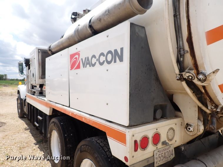 image for item DM5015 2002 International 2554  sewer jetter truck