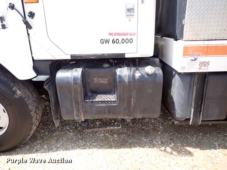 image for item DM5015 2002 International 2554  sewer jetter truck