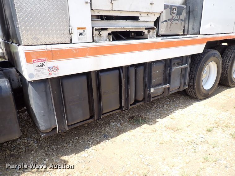 image for item DM5015 2002 International 2554  sewer jetter truck
