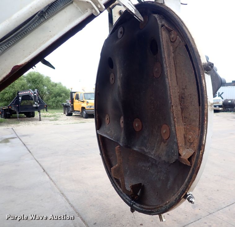 image for item DM5015 2002 International 2554  sewer jetter truck