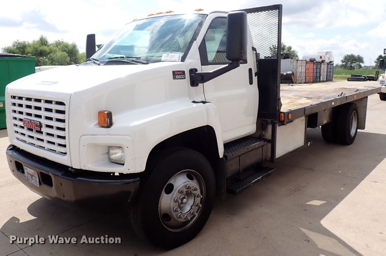 image for item DM5017 2005 GMC C6500  flatbed truck