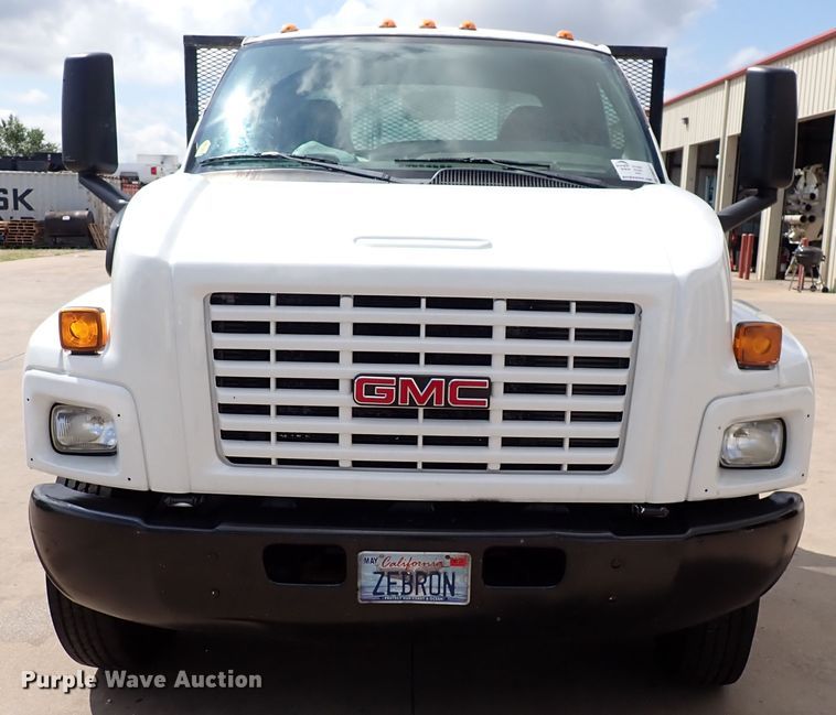 image for item DM5017 2005 GMC C6500  flatbed truck
