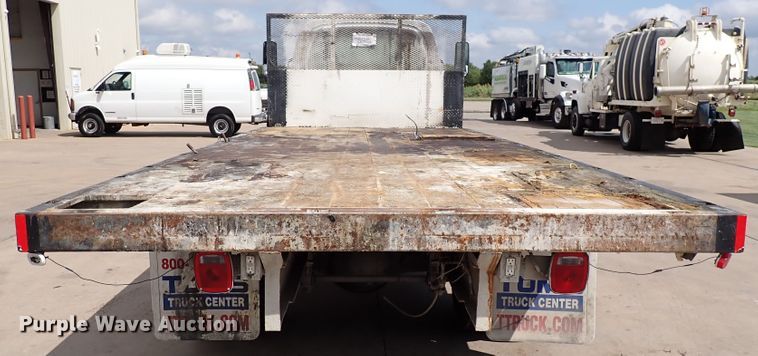 image for item DM5017 2005 GMC C6500  flatbed truck