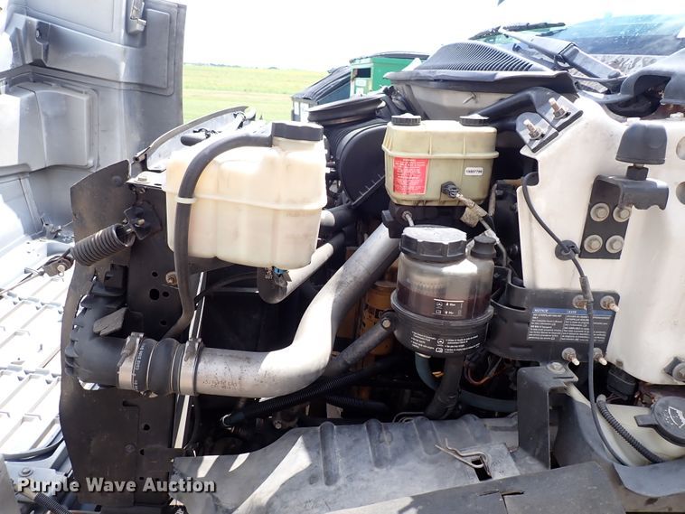 image for item DM5017 2005 GMC C6500  flatbed truck