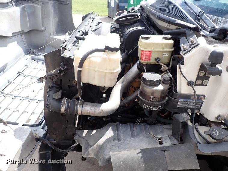 image for item DM5017 2005 GMC C6500  flatbed truck