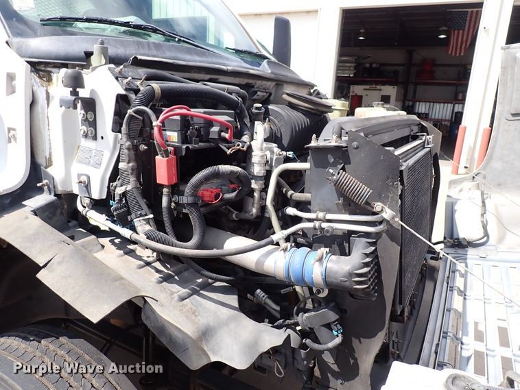 image for item DM5017 2005 GMC C6500  flatbed truck