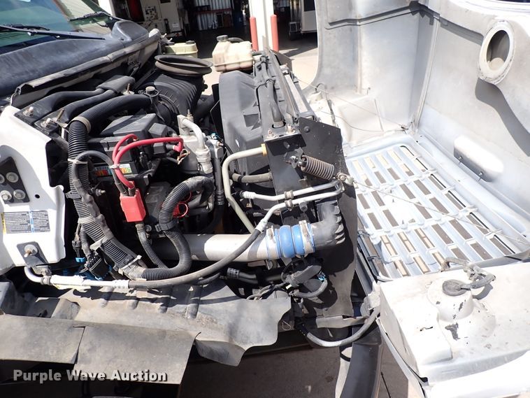 image for item DM5017 2005 GMC C6500  flatbed truck