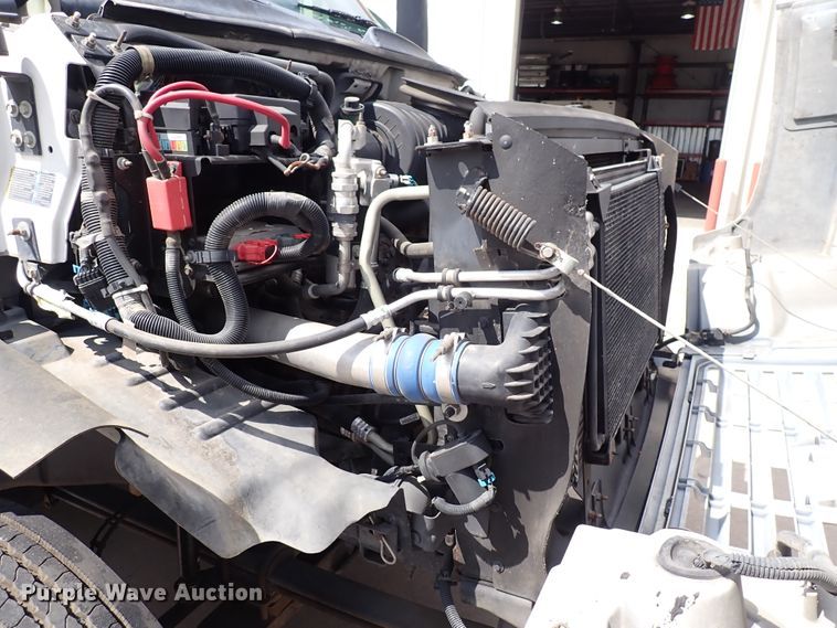 image for item DM5017 2005 GMC C6500  flatbed truck