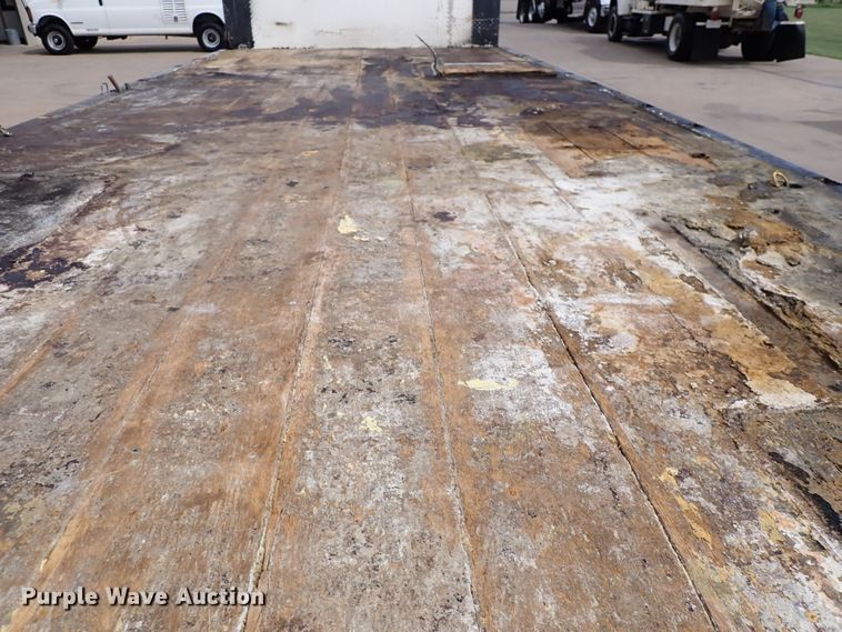 image for item DM5017 2005 GMC C6500  flatbed truck