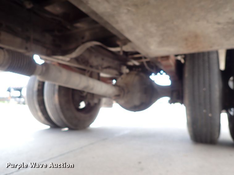 image for item DM5017 2005 GMC C6500  flatbed truck