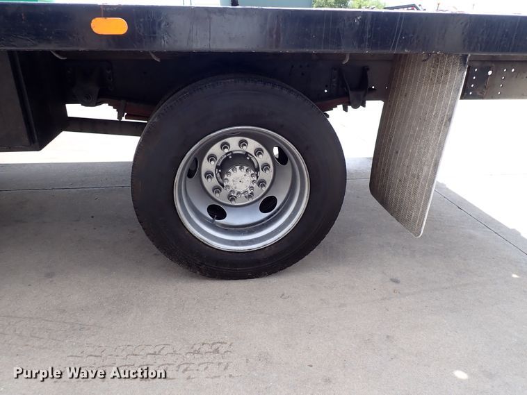 image for item DM5017 2005 GMC C6500  flatbed truck