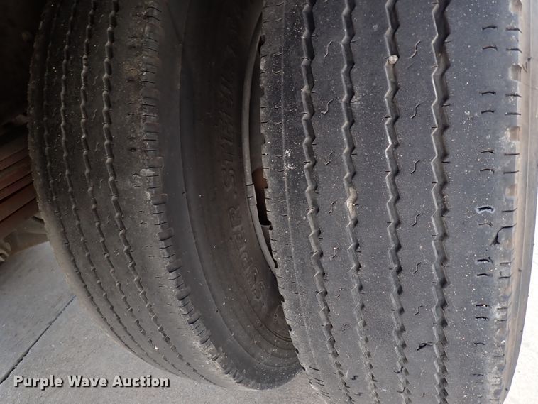 image for item DM5017 2005 GMC C6500  flatbed truck