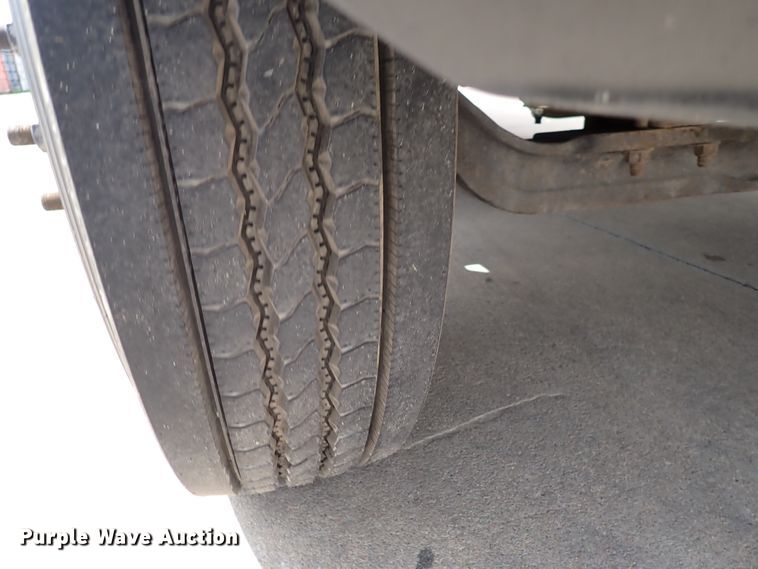 image for item DM5017 2005 GMC C6500  flatbed truck