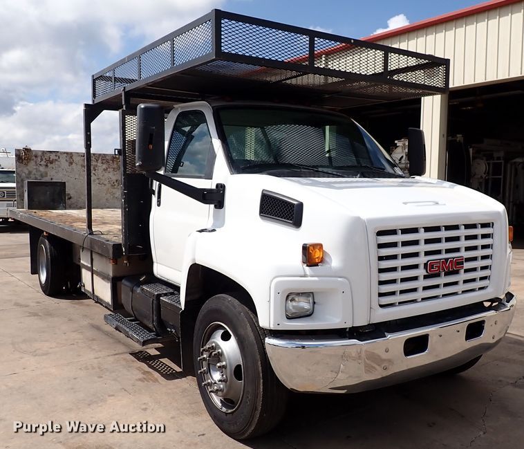image for item DM5018 2005 GMC C6500  flatbed truck