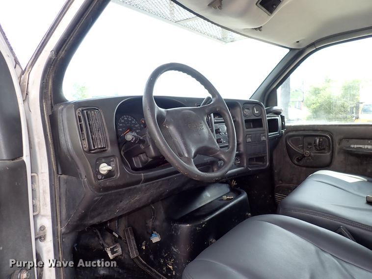 image for item DM5018 2005 GMC C6500  flatbed truck