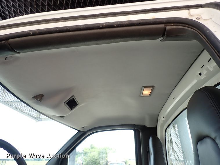 image for item DM5018 2005 GMC C6500  flatbed truck