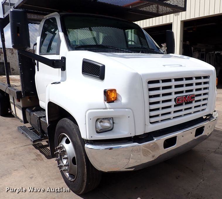 image for item DM5018 2005 GMC C6500  flatbed truck