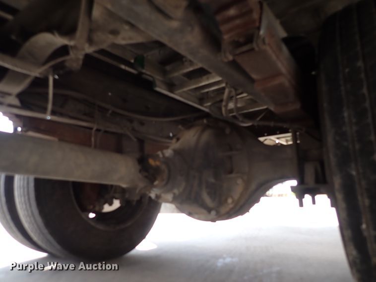 image for item DM5018 2005 GMC C6500  flatbed truck