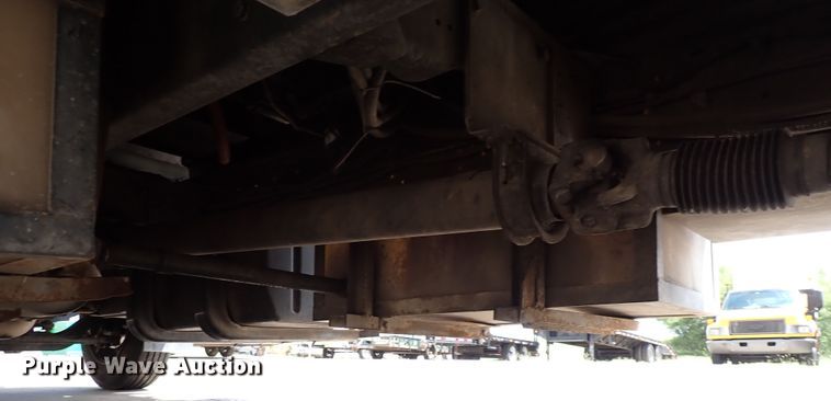 image for item DM5018 2005 GMC C6500  flatbed truck