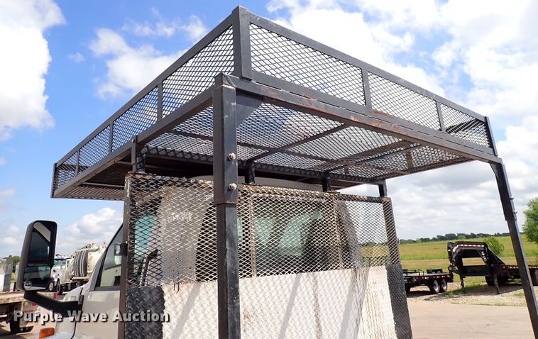 image for item DM5018 2005 GMC C6500  flatbed truck