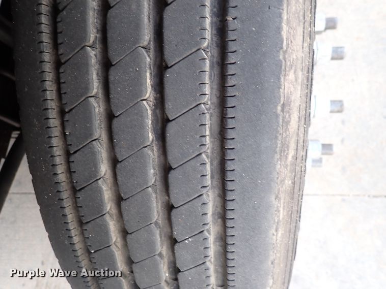 image for item DM5018 2005 GMC C6500  flatbed truck