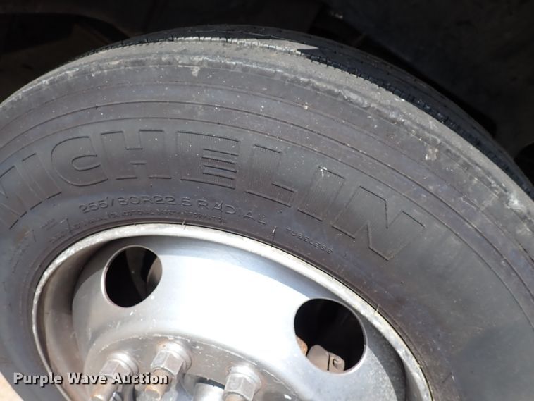 image for item DM5018 2005 GMC C6500  flatbed truck