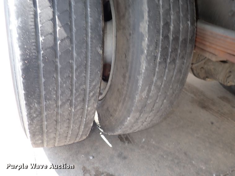 image for item DM5018 2005 GMC C6500  flatbed truck