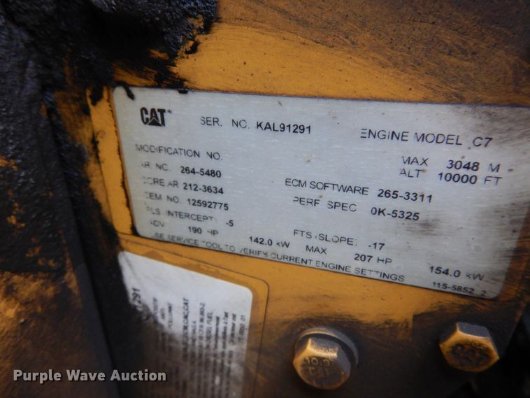 image for item DM5018 2005 GMC C6500  flatbed truck