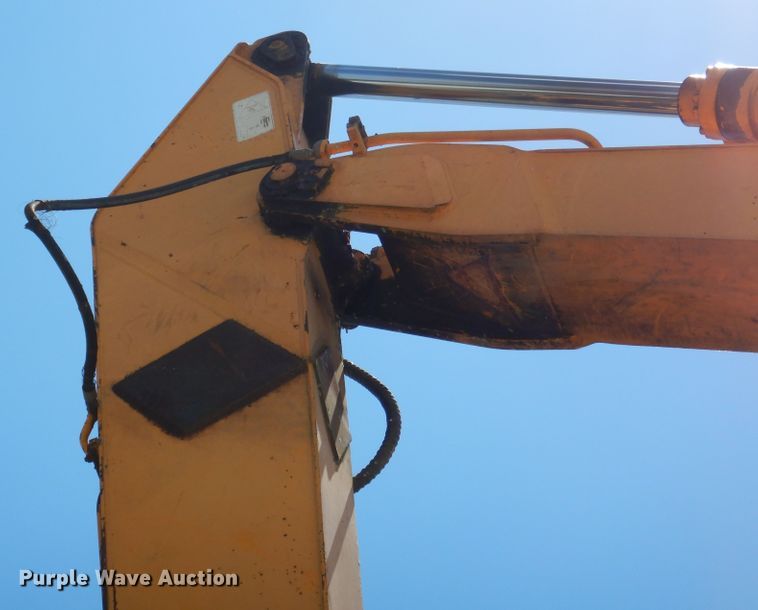 image for item DM6411 2004 Hyundai Robex 290-LC-7  long reach excavator