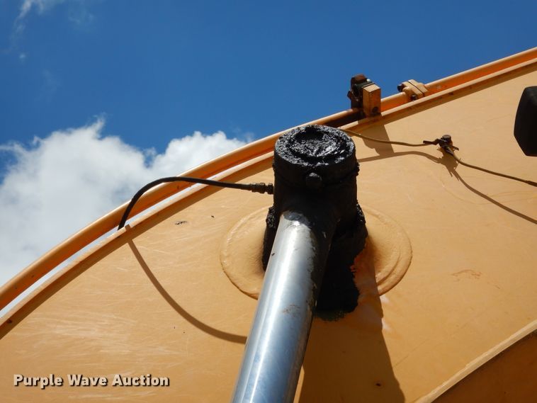 image for item DM6411 2004 Hyundai Robex 290-LC-7  long reach excavator