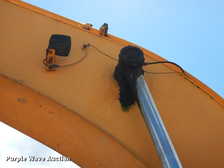 image for item DM6411 2004 Hyundai Robex 290-LC-7  long reach excavator