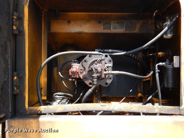 image for item DM6411 2004 Hyundai Robex 290-LC-7  long reach excavator