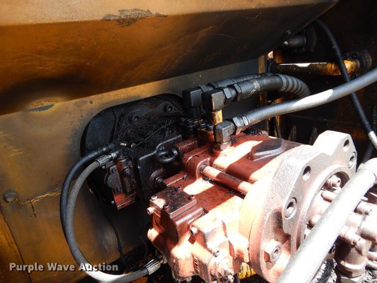 image for item DM6411 2004 Hyundai Robex 290-LC-7  long reach excavator