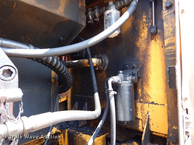 image for item DM6411 2004 Hyundai Robex 290-LC-7  long reach excavator