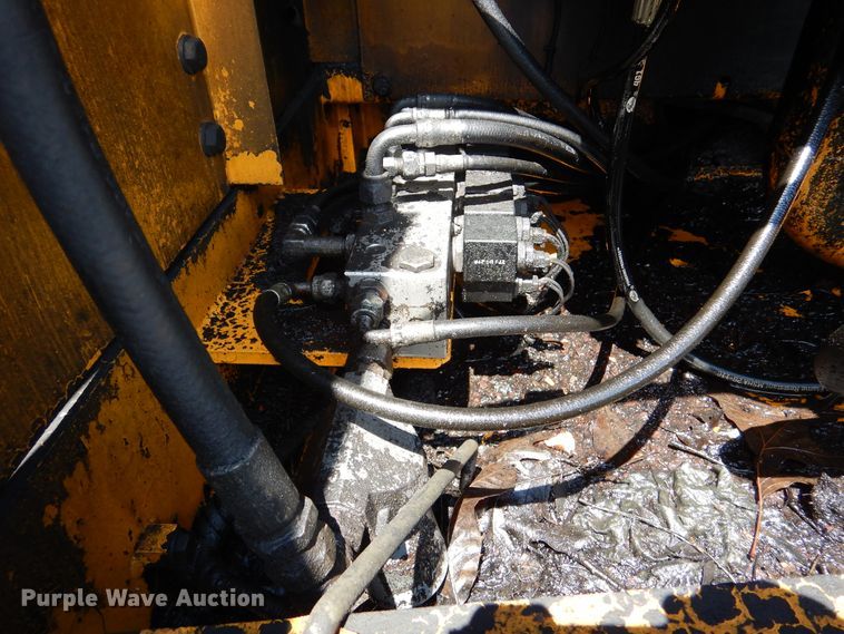 image for item DM6411 2004 Hyundai Robex 290-LC-7  long reach excavator