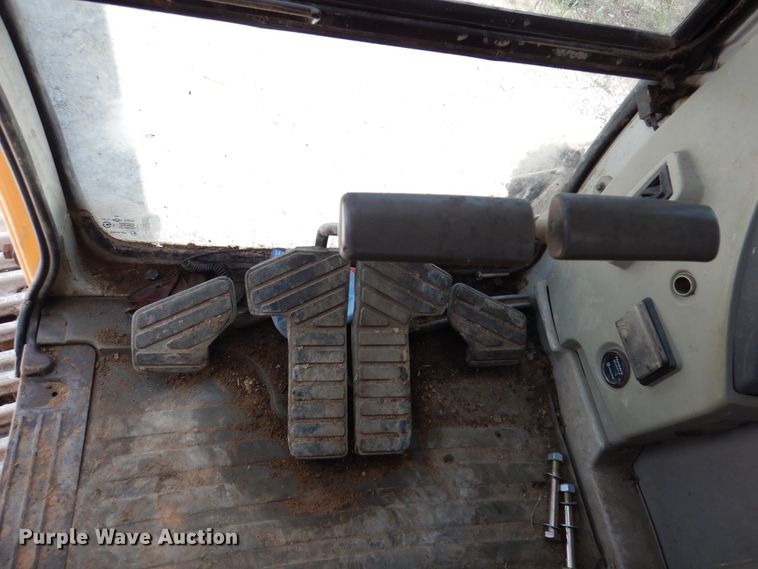 image for item DM6411 2004 Hyundai Robex 290-LC-7  long reach excavator