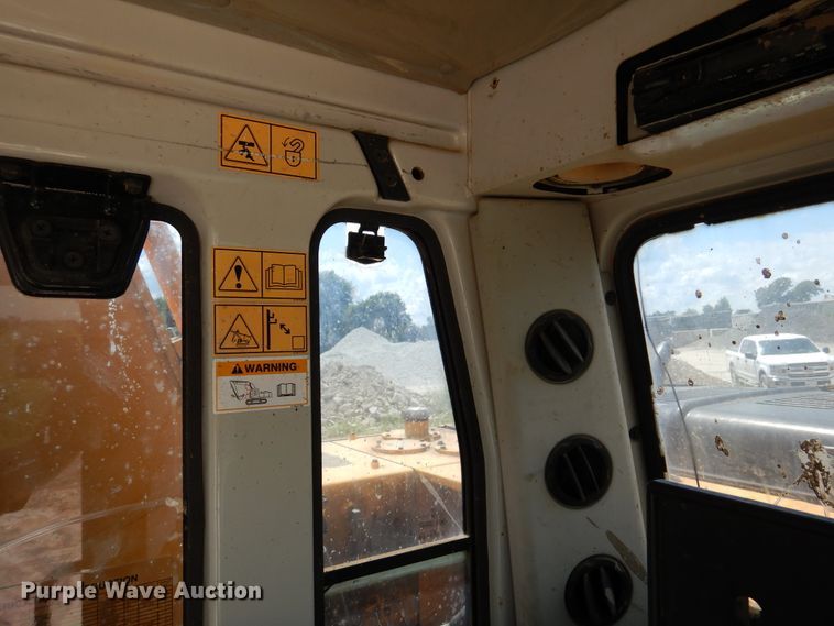 image for item DM6411 2004 Hyundai Robex 290-LC-7  long reach excavator